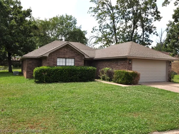 323 Washington Dr, Charleston, AR 72933
