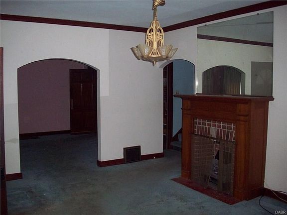 3rd image of 901 W Ash St