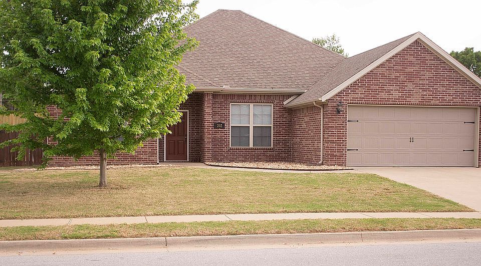 1st image of 202 Camden Dr