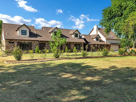 3rd image of 6018 Plantation Ln