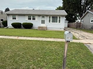 4714 Pine Al Dr, Machesney Park, IL 61115