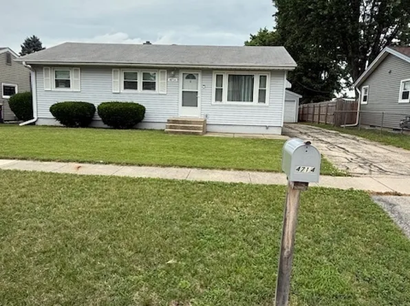 4714 Pine Al Dr, Machesney Park, IL 61115