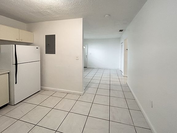3rd image of 220 NW 59th St #222