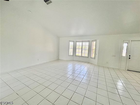 5th image of 500 Lake Ave