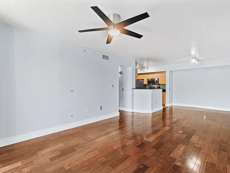 1013 Villa Cir — Photo 5