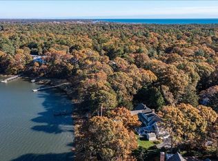 592 Poponessett Rd, Barnstable, MA 02630