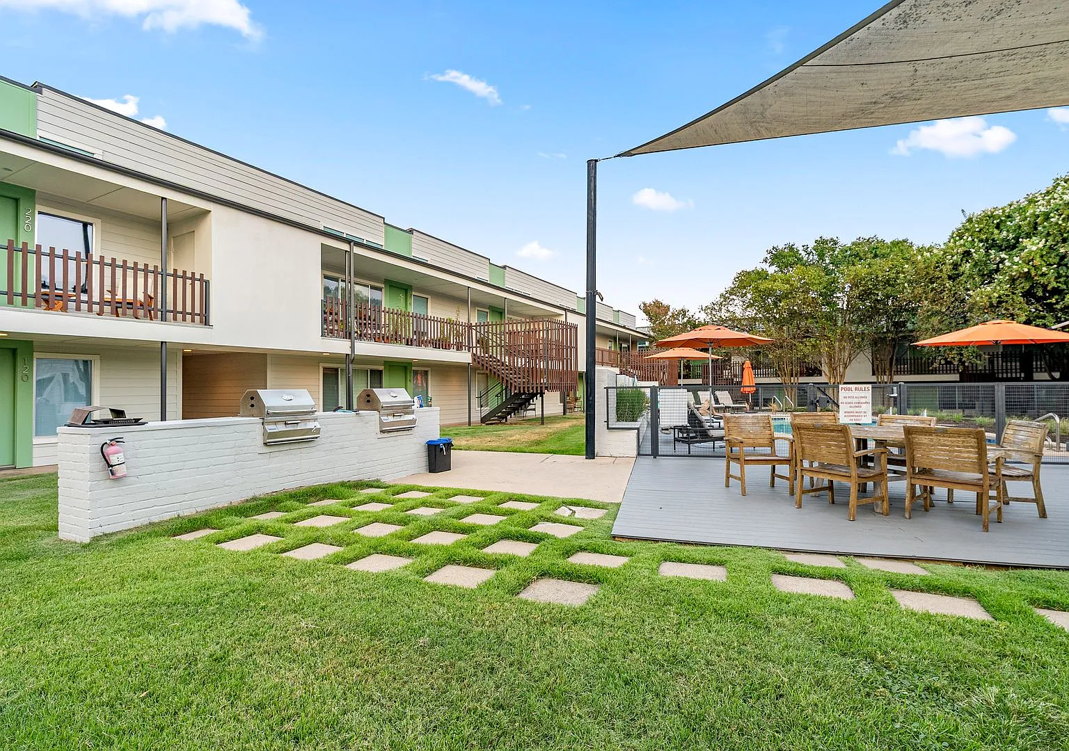 Stunning 1 bedroom, 1 bathroom home in Akoya Condominiums — Photo 1