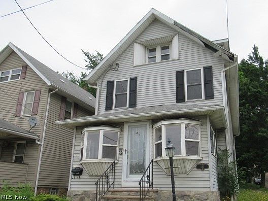 1st image of 561 Wellington Ave