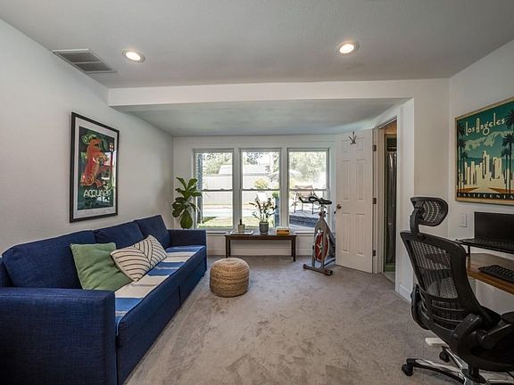 3rd image of 628 Tenna Loma Ct