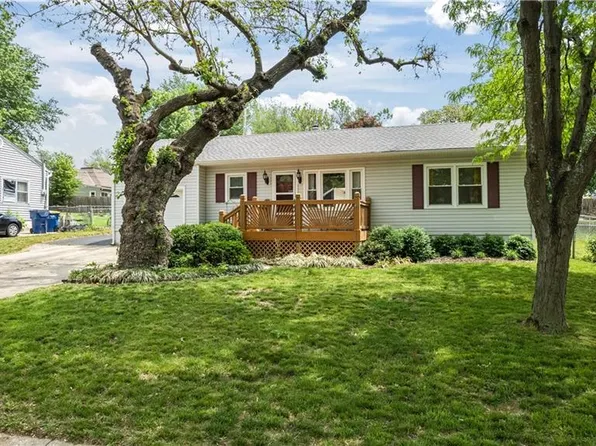 8455 Peoria St, De Soto, KS 66018