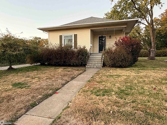 2nd image of 905 E Jefferson Ave