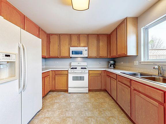 5th image of 13100 W Yorkshire Ln