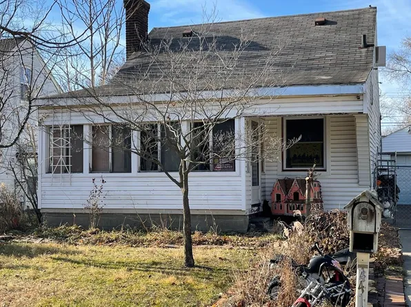 4410 1st St, Wayne, MI 48184