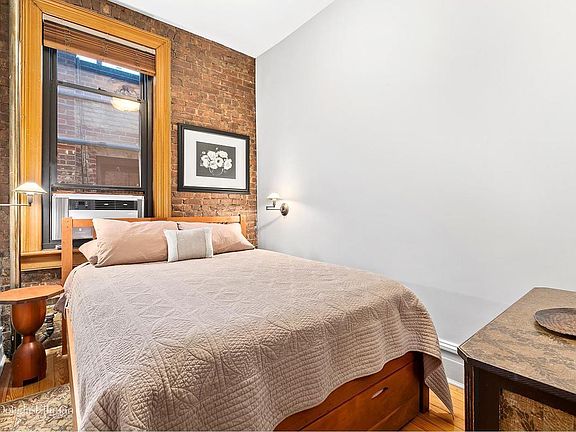 3rd image of 223 W 21st St APT 5L