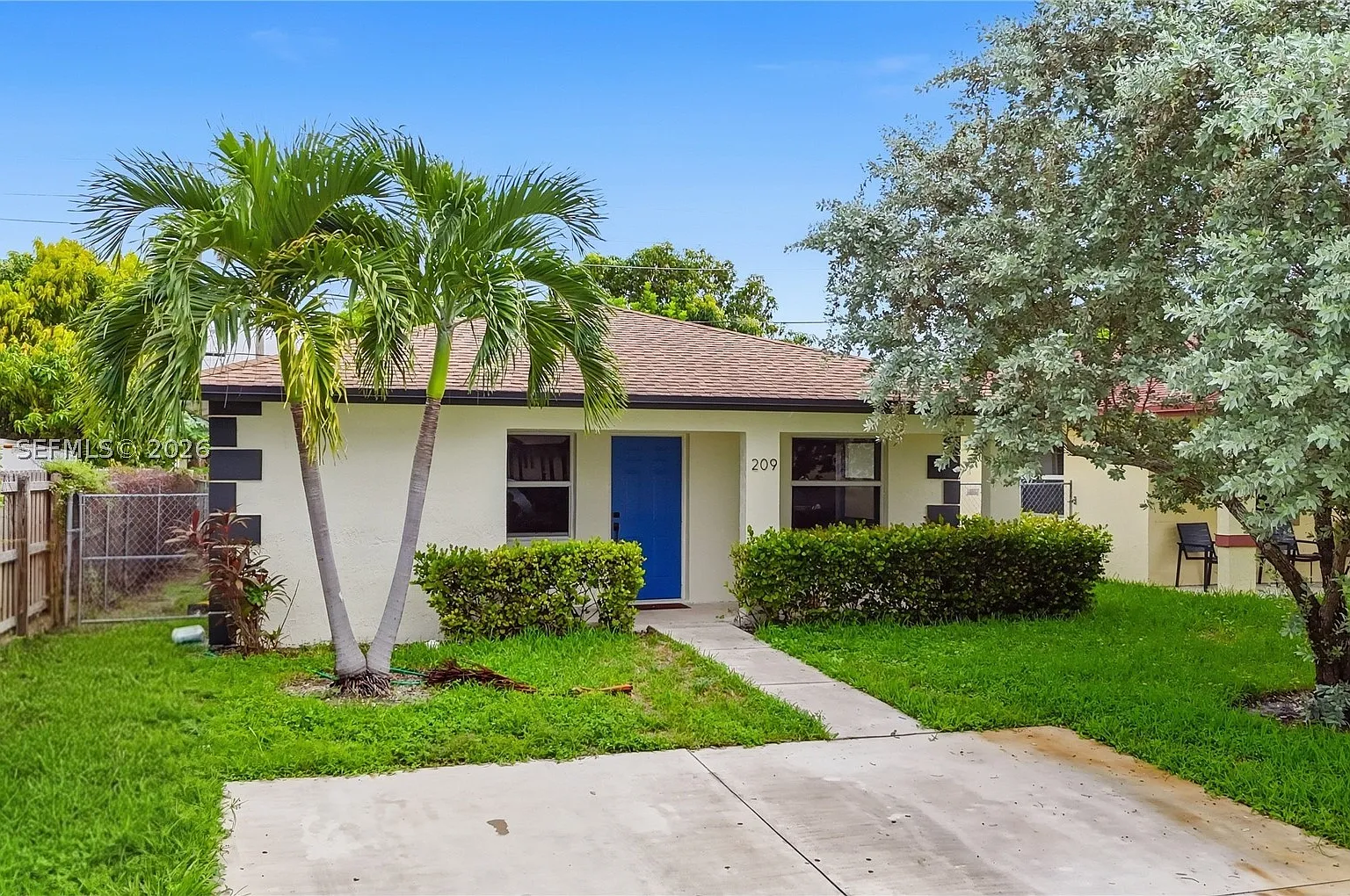 4 bed, 2.0 bath, 1605 sqft, $3,700 — Photo 2