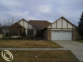 1st image of 52602 Antler Dr
