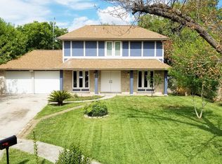 5710 Crater Lake Dr, San Antonio, TX 78244