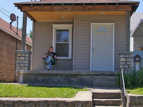 4th image of 549 Lowell Ave