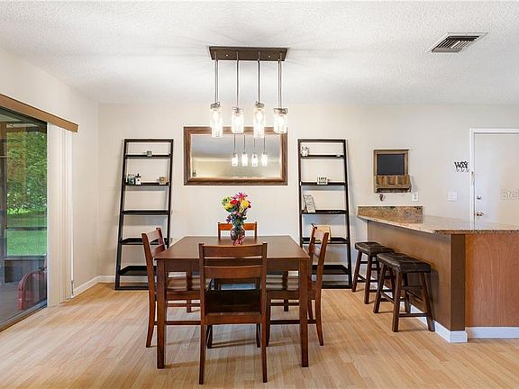 4th image of 10309 Kingbrook Ln