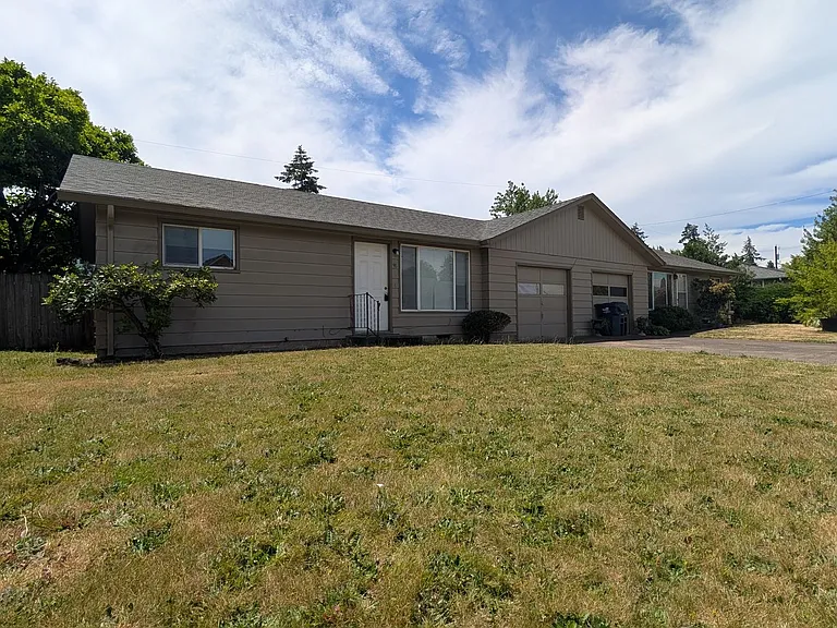 98 Stults Ave — Photo 2