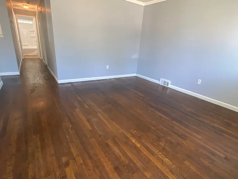 11092 Maxwell Ave — Photo 2