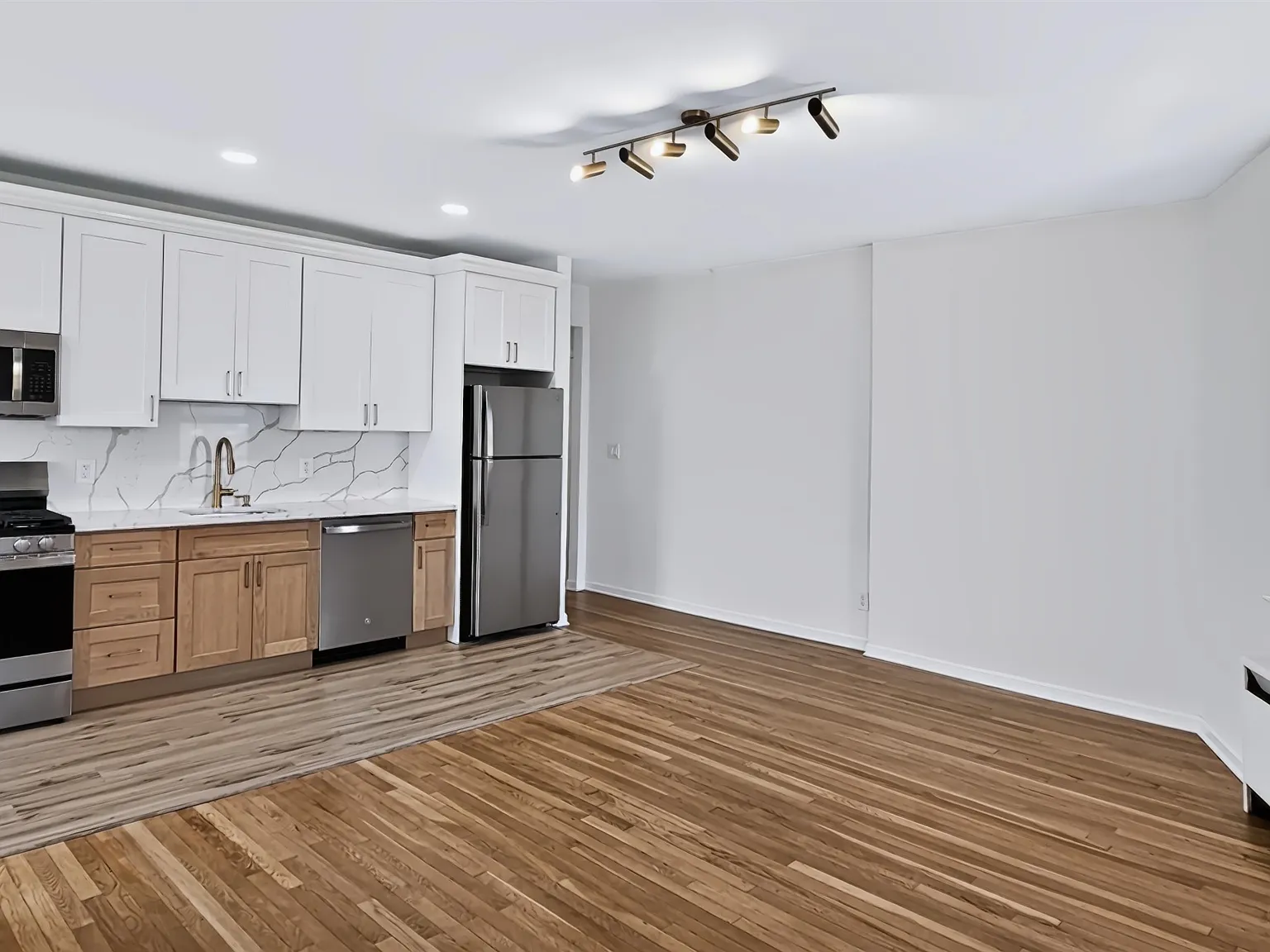 Faringdon Condominum — Photo 2