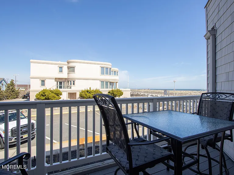 900 Ocean Ave #24 — Photo 21