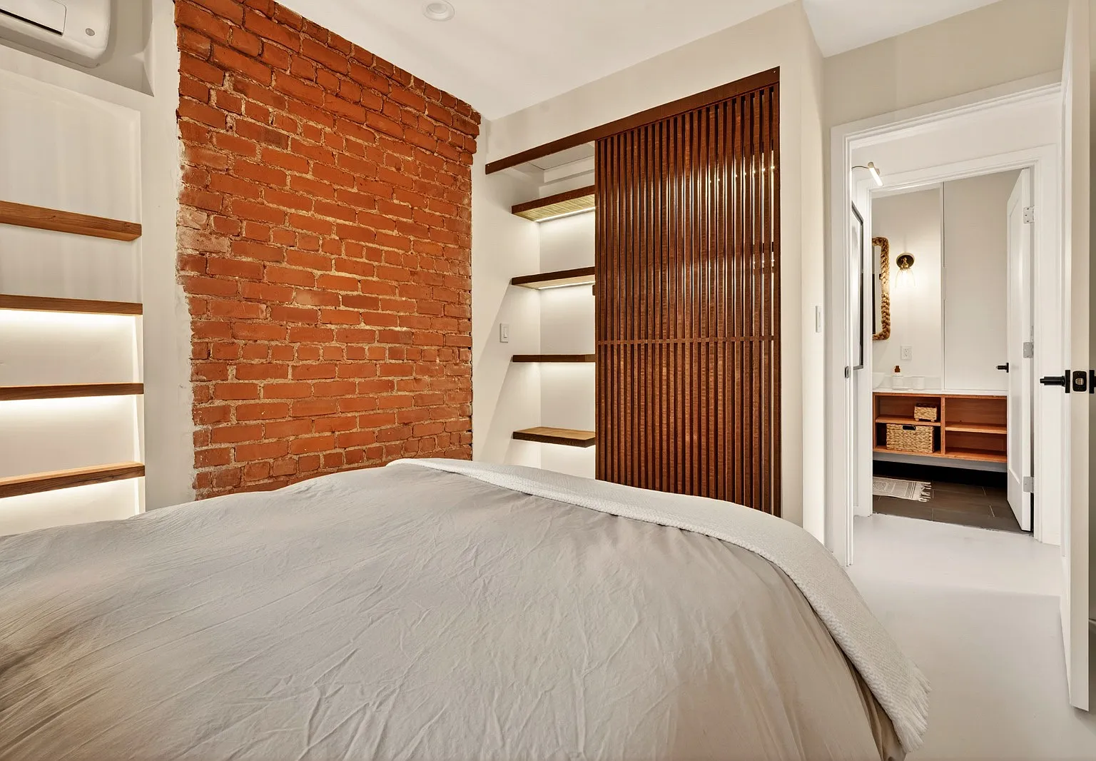 1221 Roosevelt St — Photo 2
