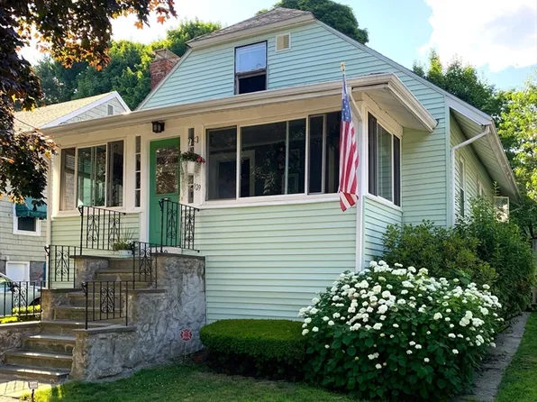 129 Hamilton Ave, Quincy, MA 02171