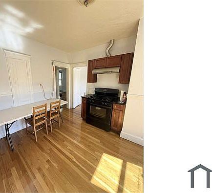 3rd image of 5 Malta St Suite 2