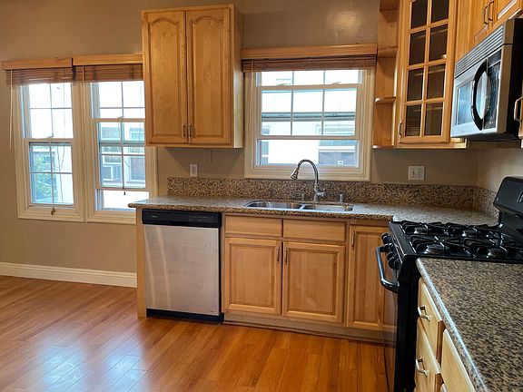 3rd image of 714 E Chevy Chase Dr #7