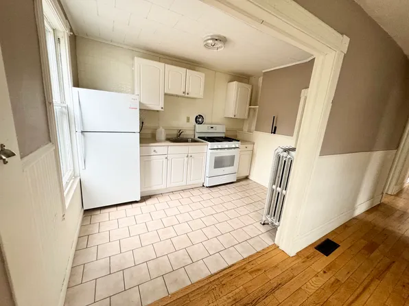 115 Vineyard Ave #B, Highland, NY 12528