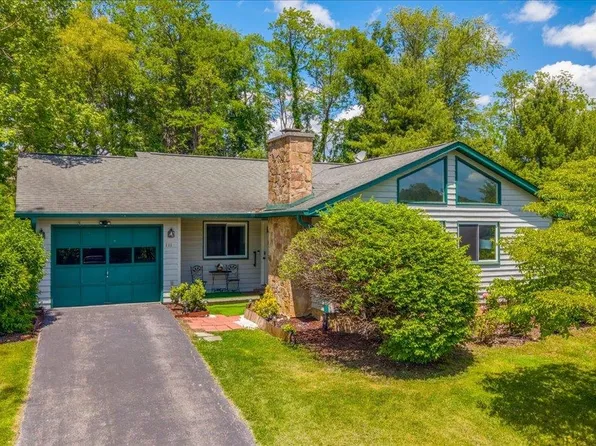 111 Woodbine Dr, Blacksburg, VA 24060