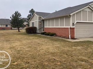 42261 Aspen Ct #159-33, Clinton Township, MI