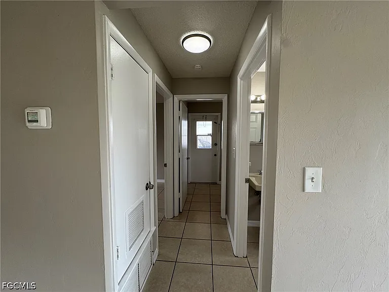 1112 Gifford Ave S — Photo 9