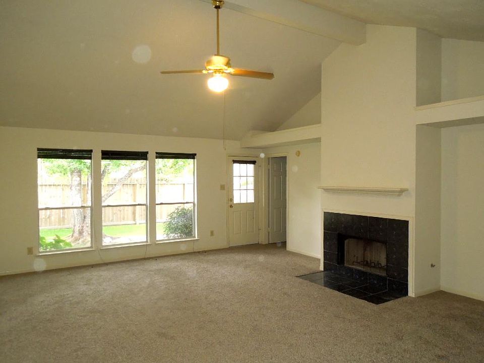 1st image of 16606 Sussex Dr