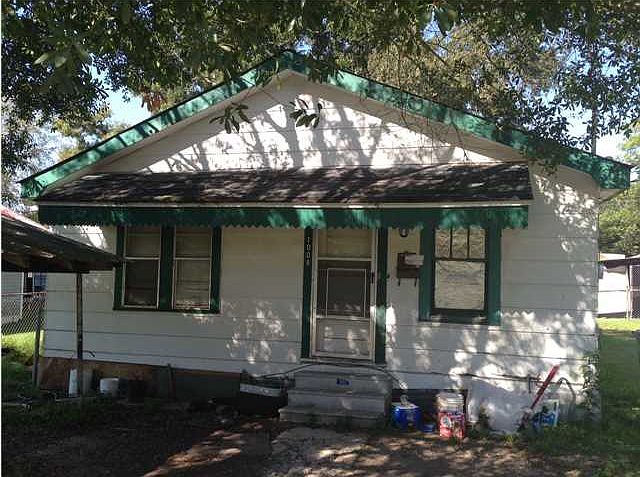 2nd image of 1008 S Avenue M