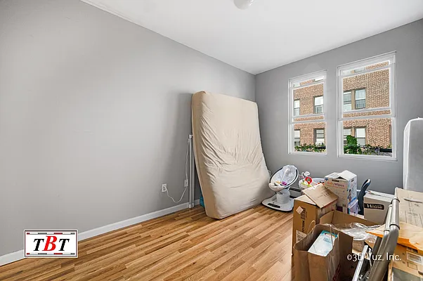 Sold by Behfar Team LLC | media 23