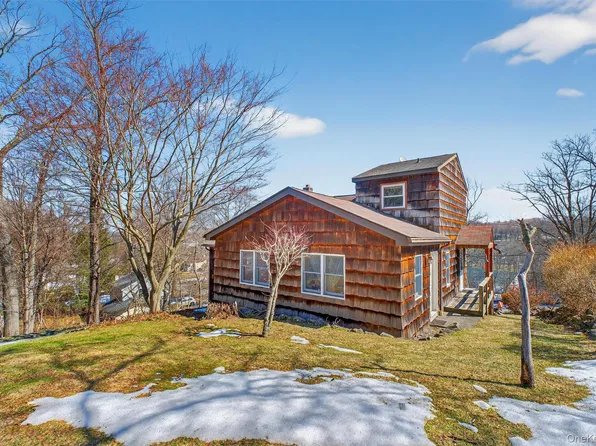 17 Mary Avenue, Mahopac, NY 10541