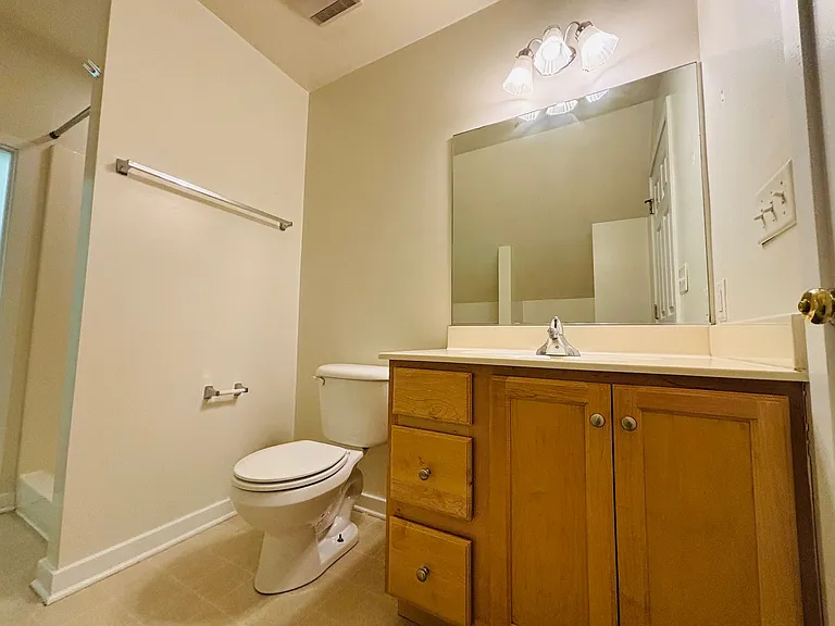 242 Virginia St — Photo 10