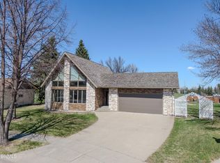 130 W Edmonton Dr, Bismarck, ND 58503