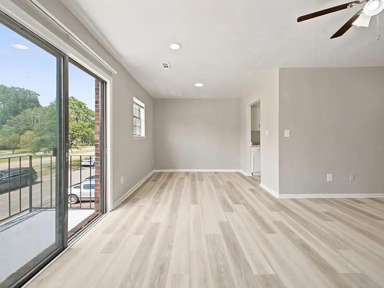 5385 E Princess Anne Rd — Photo 6