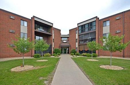 1st image of 1800 Riverwood Dr APT 101