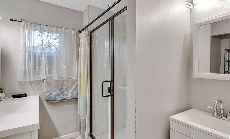 1715 N Whittier Dr — Photo 18