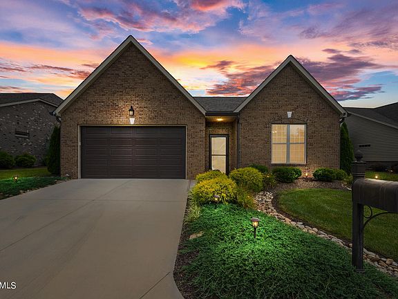 2nd image of 2237 Boulder Crest Ln