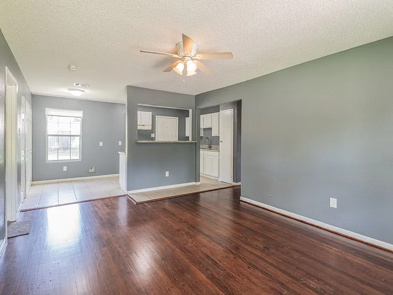 5407 Thrush Dr — Photo 3