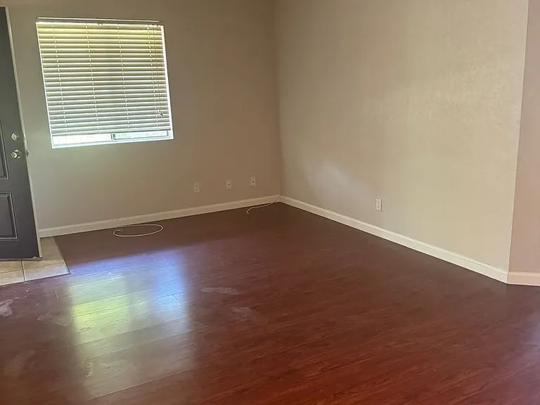 1336 E Mountain View Rd #202 — Photo 9