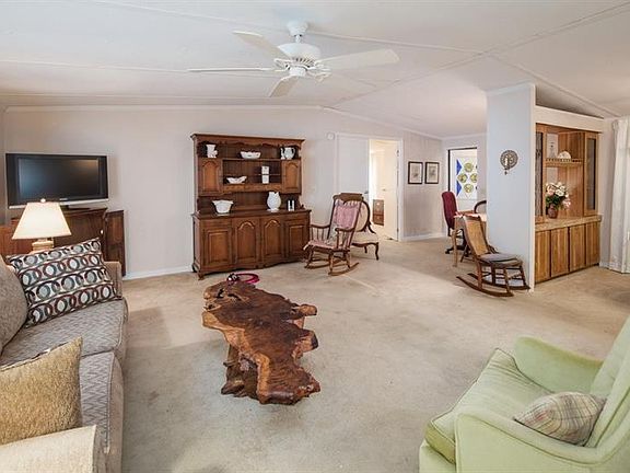 4th image of 6110 Grand Oaks Dr SE
