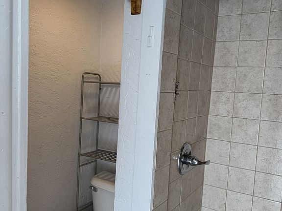 5th image of 592 Main St Suite E