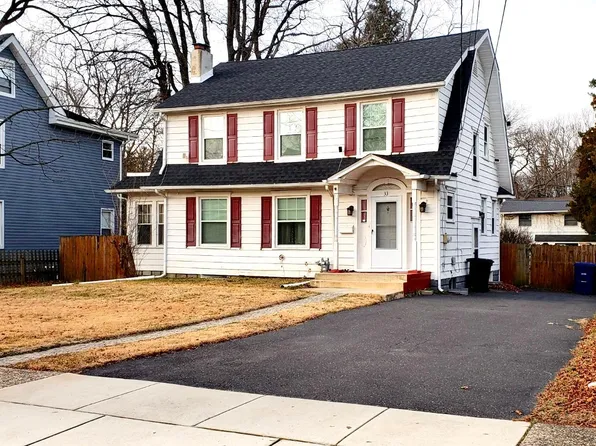 33 Church St, Beverly, NJ 08010